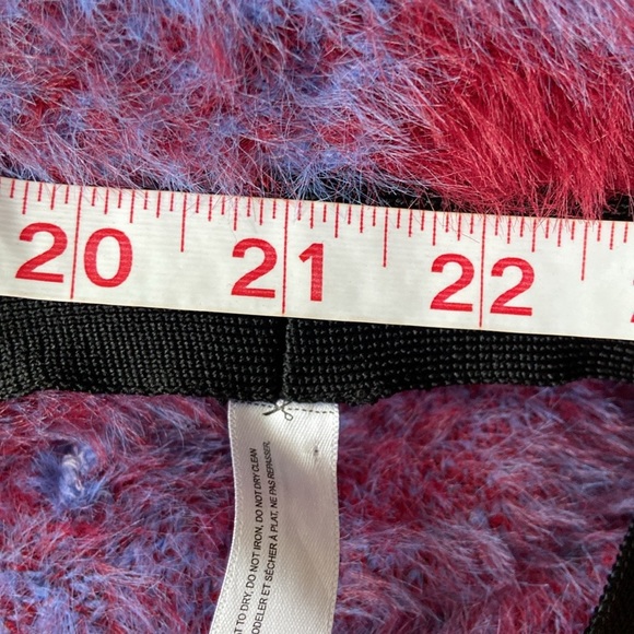 Urban Outfitters Juno Fuzzy Bucket Hat Checkered Plaid Blue Red One Size NEW - Picture 10 of 13